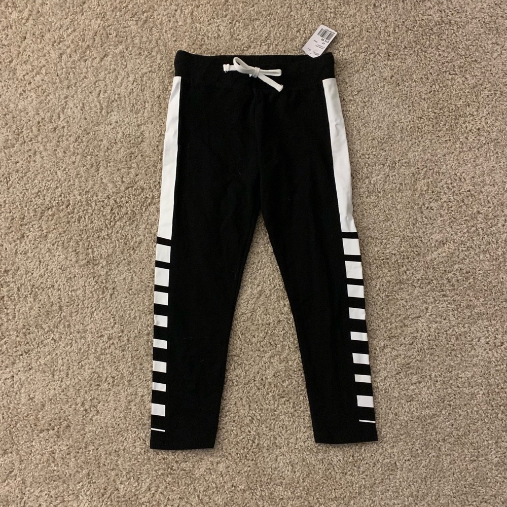 NWT Forever 21 active capri leggings XS